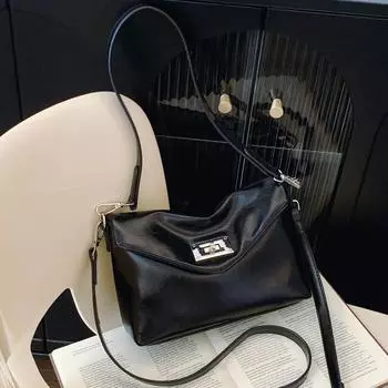 Премиальные фактурные маленькие сумки, женские сумки 2024 года, новые модели популярны в этом году, женские нишевые сумки-мессенджеры - это универсальные и популярные маленькие сумки. чёрный