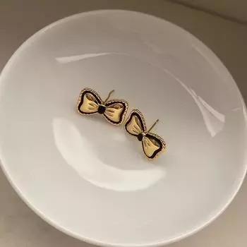 Премиальные милые серьги-гвоздики с золотым матовым покрытием для девочек, уменьшающие возраст, с бантом