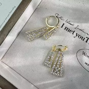 Премиум-чувство Изысканные микро-инкрустированные геометрические серьги-пряжки Легкие роскошные универсальные модные серьги в стиле корейских знаменитостей