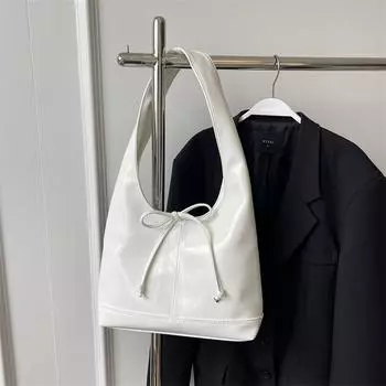 Premium commuter large-capacity bag women s 2024 new silver shoulder underarm bag portable tote bucket bag