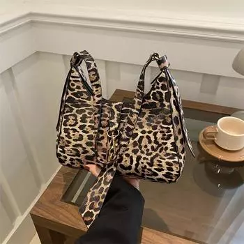 Premium leopard print bag women s 2025 new versatile shoulder underarm bag Spice girl style small bag