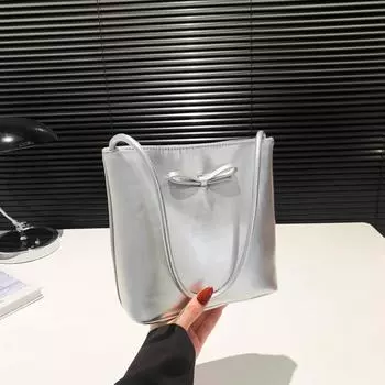 Premium red patent leather armpit bag women s 2024 new Korean version high-value shoulder bag niche versatile handbag чёрный