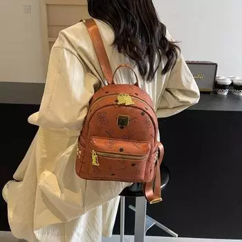 Премиум текстура маленькая женская сумка 2024 новый простой дизайн рюкзака чувство иностранного стиля дорожный рюкзак для поездок на работу бежевый