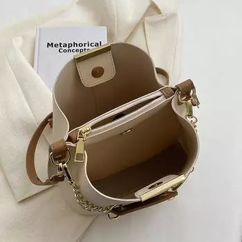 Premium texture niche bag women s 2024 new model, popular this year, large-capacity shoulder messenger bag chain bucket bag чёрный