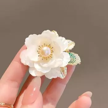 Пресноводный жемчуг Высококачественный пион Цветок Натуральный жемчуг из ракушек Дворцовый чеонгсам Аксессуары Брошь Женский корсаж золотой