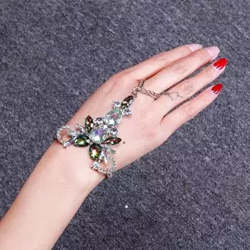 Преувеличение в Европе и простой браслет из сплава с бриллиантами. Модные персонализированные ювелирные изделия. белый