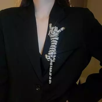 Преувеличенная брошь в виде животного, большая роскошная брошь из сплава с гальваническим покрытием и бриллиантами, масляная брошь с изображением тигра