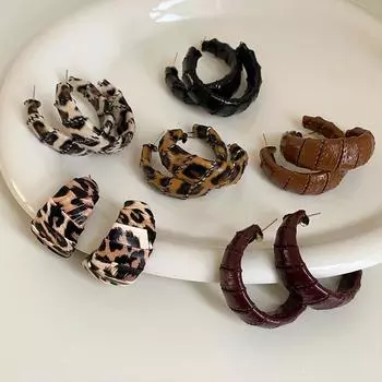 Преувеличенная индивидуальность ретро леопардовый принт кожаные серьги-гвоздики женские нишевые уникальные изысканные модные легкие роскошные универсальные серьги