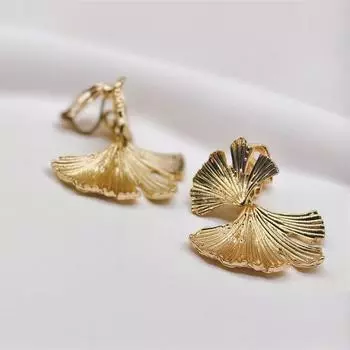 Преувеличенные клипсы для ушей без пирсинга ушей Простые серьги в виде листьев гинкго Модные аксессуары для ушей