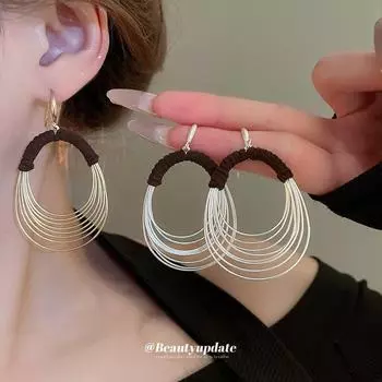 Преувеличенные многослойные серьги-обмотки: Уникальный дизайн одежды для женщин 2024 года Ear hooks золотой