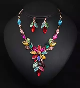 Преувеличенные украшения, ожерелье в виде цветка из хрустальных драгоценных камней, комплект серег, цепочка на ключицу. белый