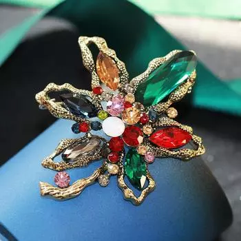 Преувеличенный роскошный цвет искусственный кристалл кленовый лист брошь ретро лист булавка женская модель синий