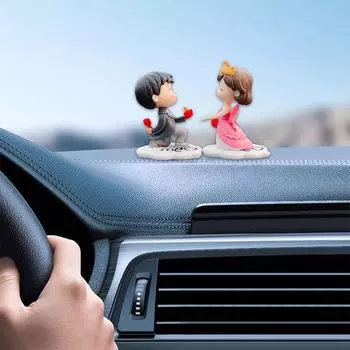 Приборная панель автомобиля Милая пара Украшение для пар Фигурки для пар Украшение воздушными шарами Аксессуары для салона автомобиля для девочек Подарки J2O9