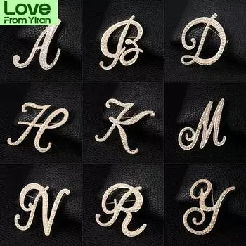 Прибытие Имитация жемчужных букв Инициал Брошь Булавки в золотом цвете Покрытие