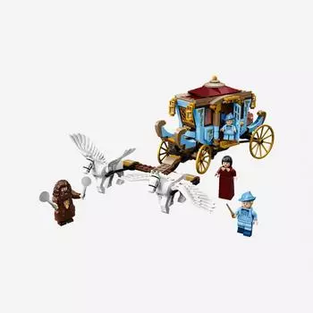 Прибытие кареты Шармбатон LEGO Гарри Поттера в Хогвартс