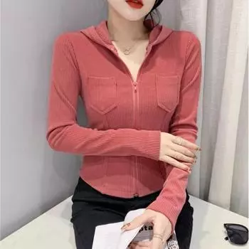 Приталенная рубашка с капюшоном и длинными рукавами. Модная высококачественная футболка с застежкой-молнией. S красный