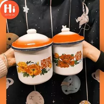 Привет, классическая ностальгическая эмалированная кружка с крышкой, железная чайная кружка в стиле ретро, старомодная креативная чашка для воды большой емкости с двойным счастьем 9cm (510ml)