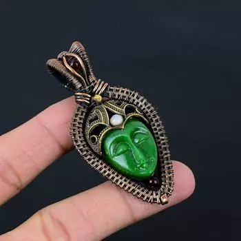 Привлекательная камея с резным лицом и лунным камнем, драгоценный камень, обертка из чистой медной проволоки, ювелирный кулон ручной работы 2.76 Inches зелёный