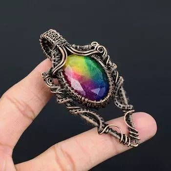 Привлекательный Радужный солнечный кварцевый драгоценный камень ручной работы из медной проволоки, ювелирный кулон 3.43 Inches разноцветный