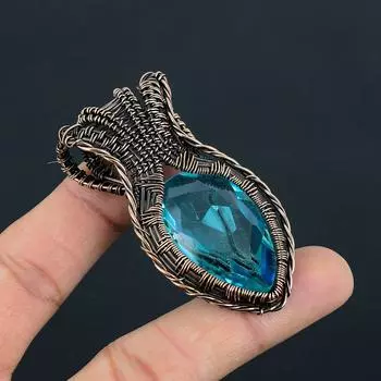 Привлекательный синий топаз с драгоценным камнем ручной работы из медной проволоки, ювелирный кулон 2.56 Inches синий