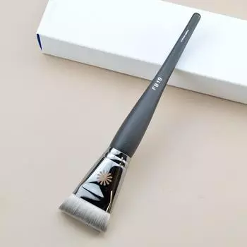 Pro P Series Makeup Brush Powder Foundation Makeup Brush Eyeshadow Eye Detail Cosmetic Tools Brow Highlight Concealer, FB19, 1 Piece