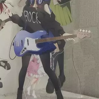 Продаю Акрил Мику со статусом Пяти Равных Частей