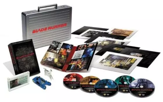 производство Blade Runner 25th Anniversary Ultimate Edition Premium [Ограниченный тираж 10 000 экземпляров] Коллекционный (комплект из 5 дисков) [DVD]