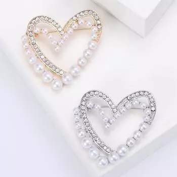 Простая брошь Love с бриллиантами и жемчугом, изысканная брошь в форме сердца, модное пальто, шаль, пряжка, защищающая от света