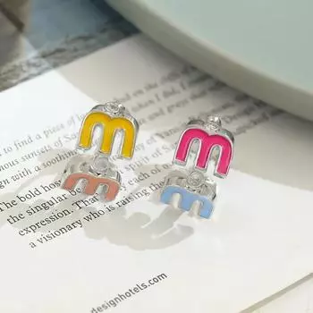 Простая дофаминовая цветная капельная буква, милая крутая пряжка для ушей, экологически чистая