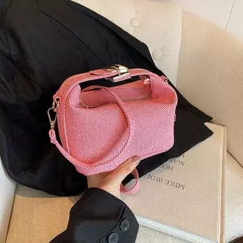 Простая и модная летняя популярная новая простая и модная портативная маленькая квадратная сумка, модная сумка через плечо чёрный