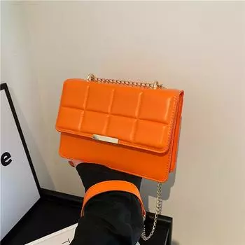 Простая и модная маленькая квадратная сумка в иностранном стиле, летняя популярная сумка 2024 года, новая сумка для поездок на работу, переносная сумка через плечо для женщин чёрный