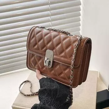 Простая и модная маленькая сумка 2024 года, летняя новая модная сумка-мессенджер, модная сумка через плечо, простая и модная маленькая квадратная сумка чёрный