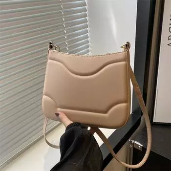 Простая и модная персонализированная однотонная сумка подмышкой 2024 года, новая летняя сумка для отдыха в иностранном стиле, популярная новая женская сумка этого года чёрный