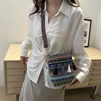 Простая и модная сумка на одно плечо с бахромой. Сумка через плечо в стиле ретро для поездок на работу и отдыха. бордовый