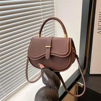 Простая и модная сумка-седло 2024 года, летняя новая модная сумка через плечо в иностранном стиле, корейская версия, простая маленькая квадратная сумка чёрный