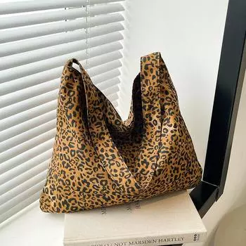 Простая и модная сумка-тоут большой вместимости, лето 2024, новая модная сумка через плечо под мышкой, рюкзак в иностранном стиле для женщин коричневый