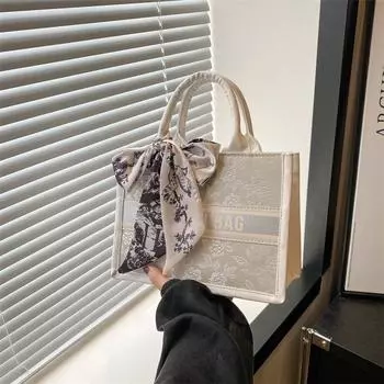 Простая и модная вместительная женская сумка-тоут 2024 года, летняя новая нишевая сумка для поездок на работу, сумка-мессенджер через плечо чёрный