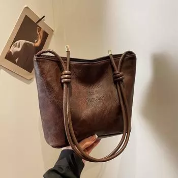 Простая и персонализированная сумка-ведро большой вместимости, ранняя весна 2024 года, новая повседневная сумка-мессенджер для поездок на работу, модная и персонализированная сумка через плечо