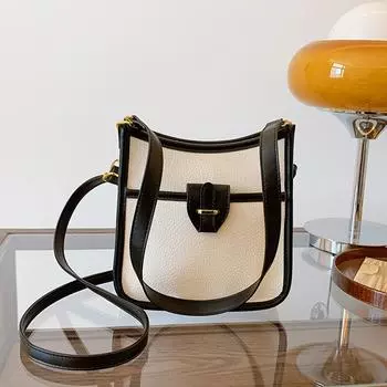 Простая и универсальная маленькая квадратная сумка для женщин, летняя новая модная тенденция, повседневная женская сумка высокого класса