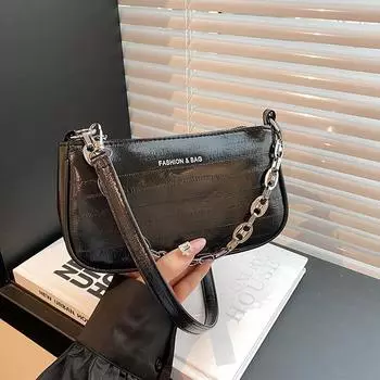 Простая маленькая квадратная сумка на одно плечо под мышкой 2024 года, новая женская сумка, красивая сумка-мессенджер, популярная сумка с нишевым дизайном в этом году чёрный