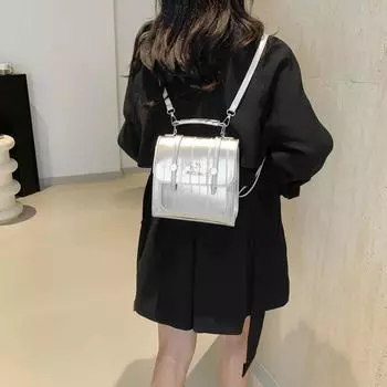 Простая мода большой вместимости простой темпераментный рюкзак 2024 года лето новый иностранный стиль сумка для отдыха женская сумка чёрный