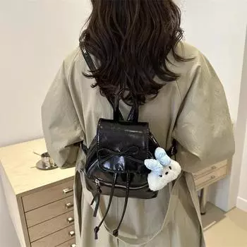 Простая, модная и красивая повседневная женская сумка, новинка лета 2024 года, простой и модный рюкзак большой вместимости для женщин Without pendant чёрный