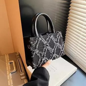 Простая модная сумка через плечо, повседневная модная маленькая квадратная сумка 2024 года, новинка лета, модная повседневная сумка чёрный