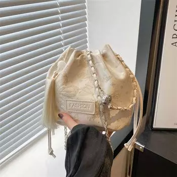 Простая модная женская сумка 2024 года, новая модная сумка через плечо, простая повседневная сумка-ведро большой вместимости для поездок на работу Without pendant