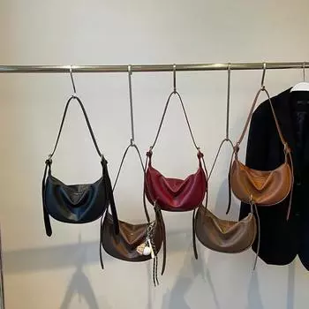 Простая молодежная сумка на плечо с застежкой-молнией и внутренним карманом на молнии чёрный