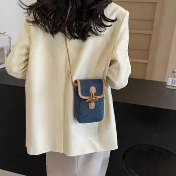 Простая персонализированная маленькая женская сумка 2024 года, новая модная сумка через плечо, нишевая иностранная красивая сумка для мобильного телефона чёрный