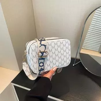 Простая повседневная сумка-мессенджер женская популярная повседневная маленькая квадратная сумка женская летняя новинка 2024 года простая модная сумка через плечо чёрный