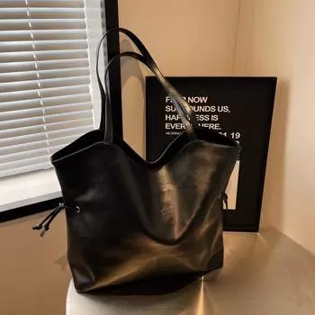 Простая повседневная сумка-тоут женская зимняя новая 2024 простая ретро сумка через плечо корейская версия персонализированная сумка чёрный