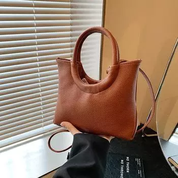 Простая ранняя осень, новая однотонная корейская версия 2024 года, иностранный стиль, мягкая поверхность, ретро, сумка через плечо, портативная женская сумка белый