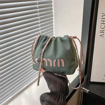 Простая сумка через плечо модная повседневная красивая 2024 осень новинка трендовая сумка-ведро женская нишевая женская сумка Without pendant розовый